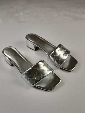 Marc Fisher Women's Casper Lattice Weave Dress Slide Sandals Size 10 Silver